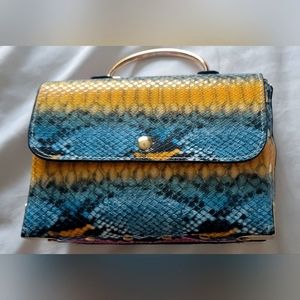 Mini snake leather cross bag (handel and chain)